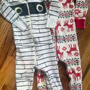 Hanna Andersson Holiday PJs 12-18 mo